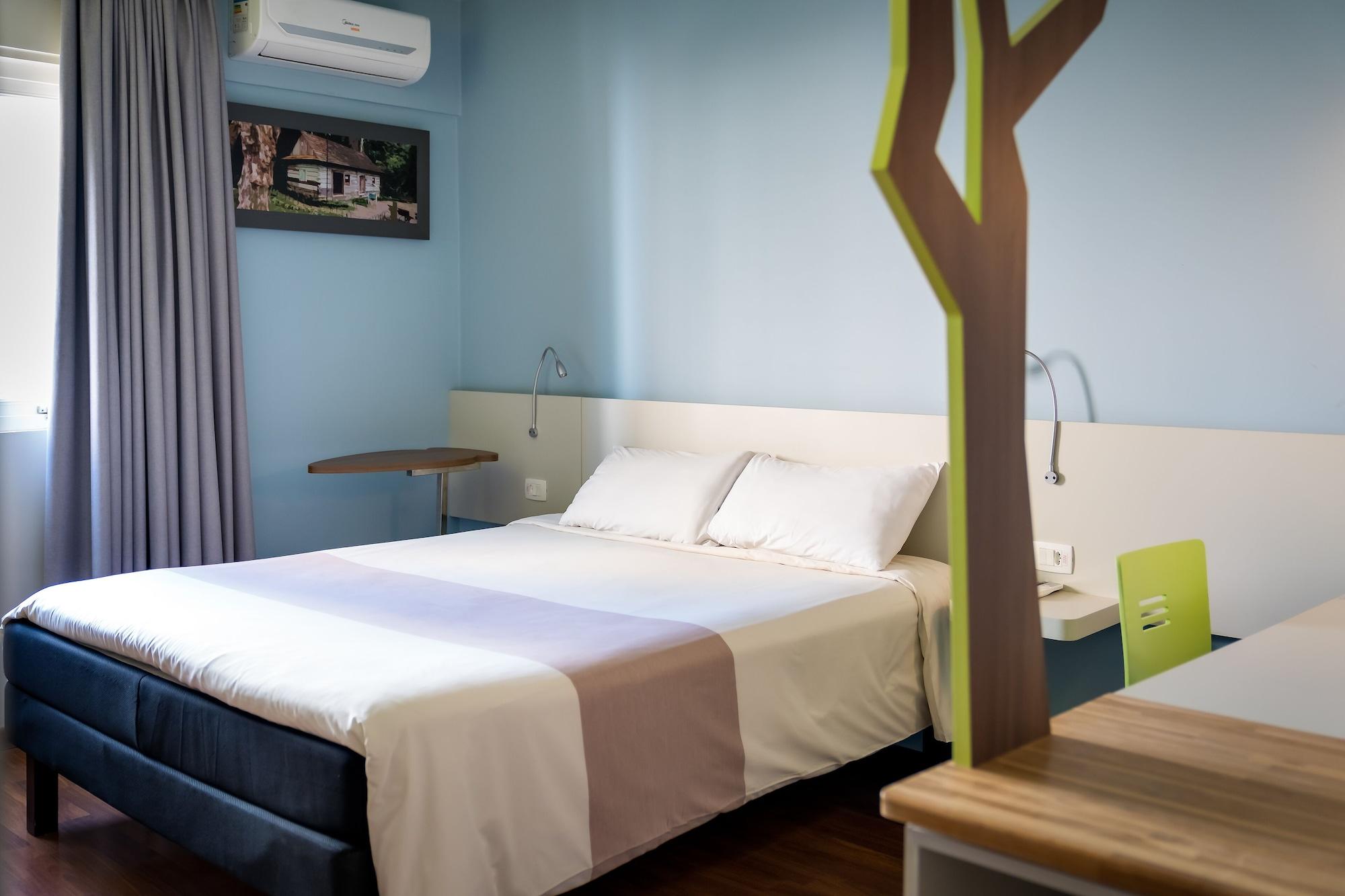 Ibis Styles Curitiba Centro Civico Hotel Exterior photo