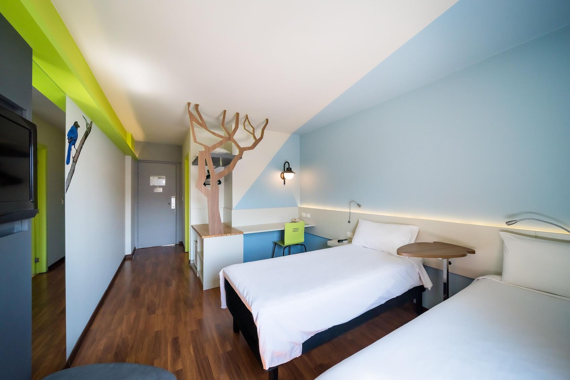 Ibis Styles Curitiba Centro Civico Hotel Exterior photo