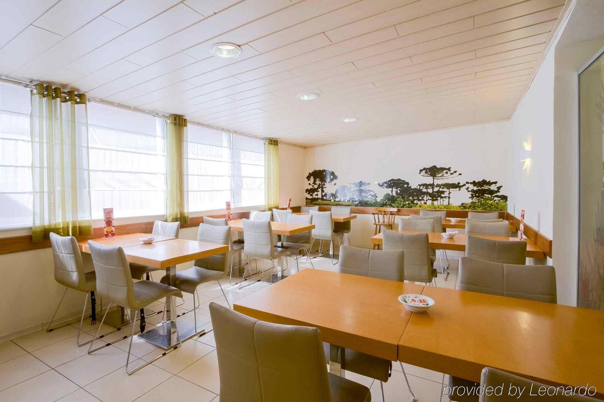 Ibis Styles Curitiba Centro Civico Hotel Exterior photo