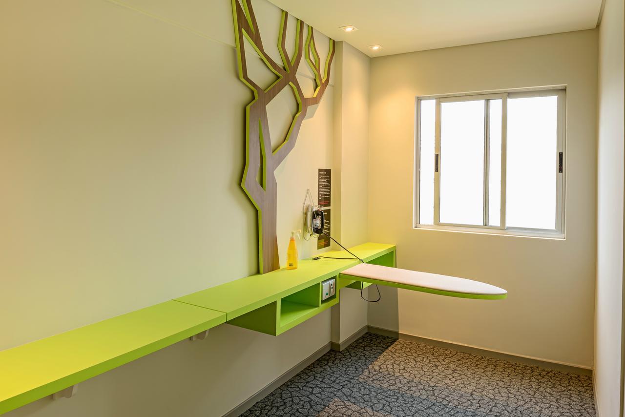 Ibis Styles Curitiba Centro Civico Hotel Exterior photo