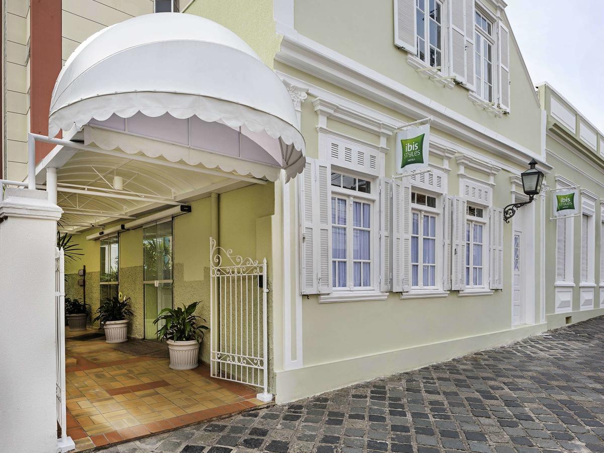 Ibis Styles Curitiba Centro Civico Hotel Exterior photo